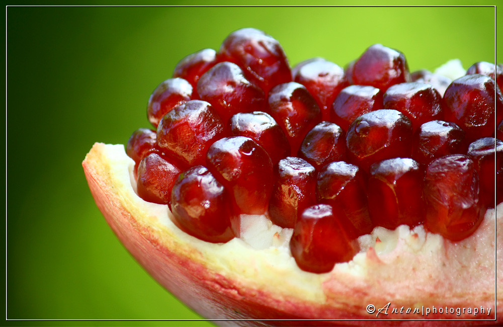 “Add Some Sweet and Tangy Health Benefits to Your Breakfast with Pomegranate Jelly”