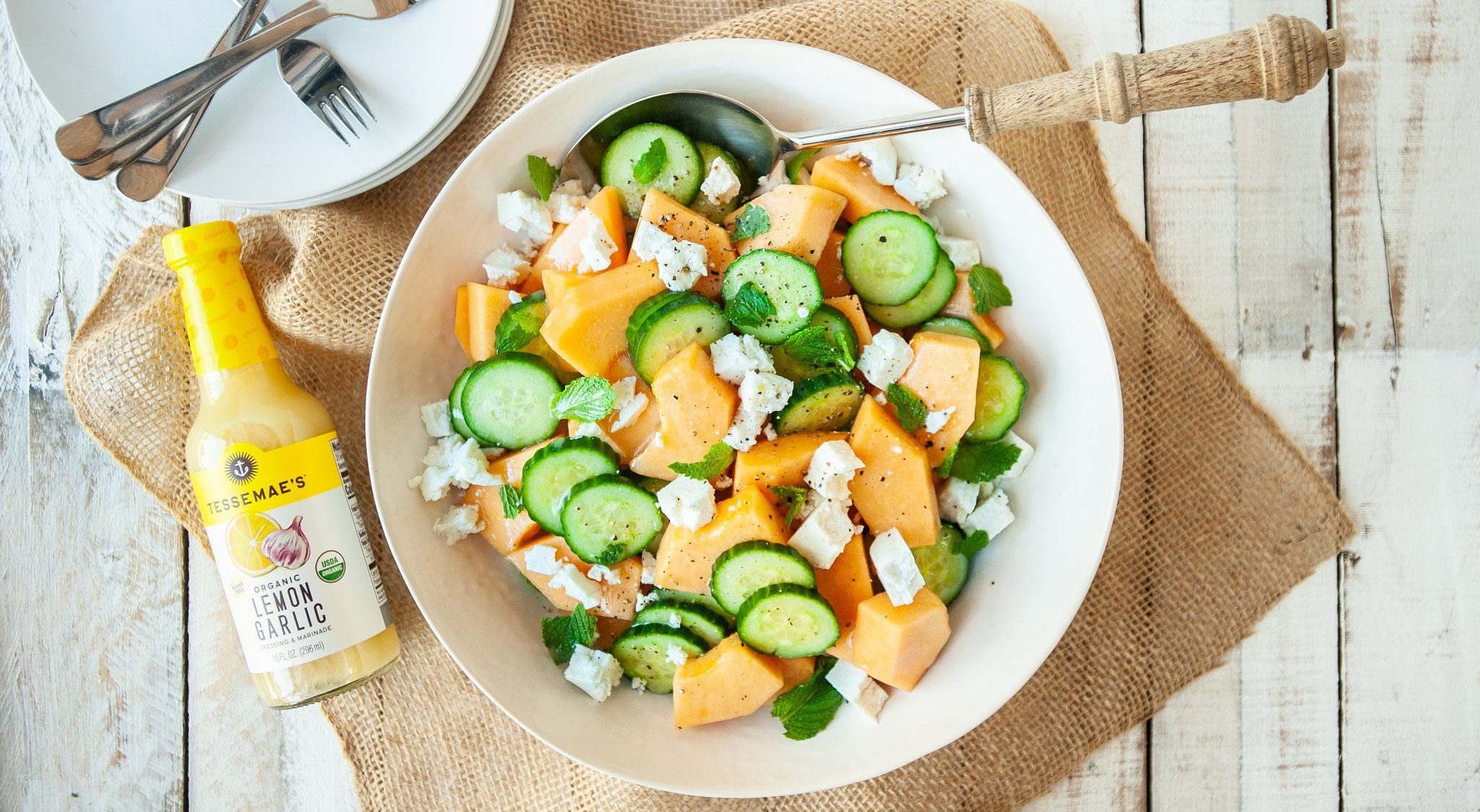 “Cantaloupe and Feta Cheese Salad: A Refreshing and Nutritious Delight”