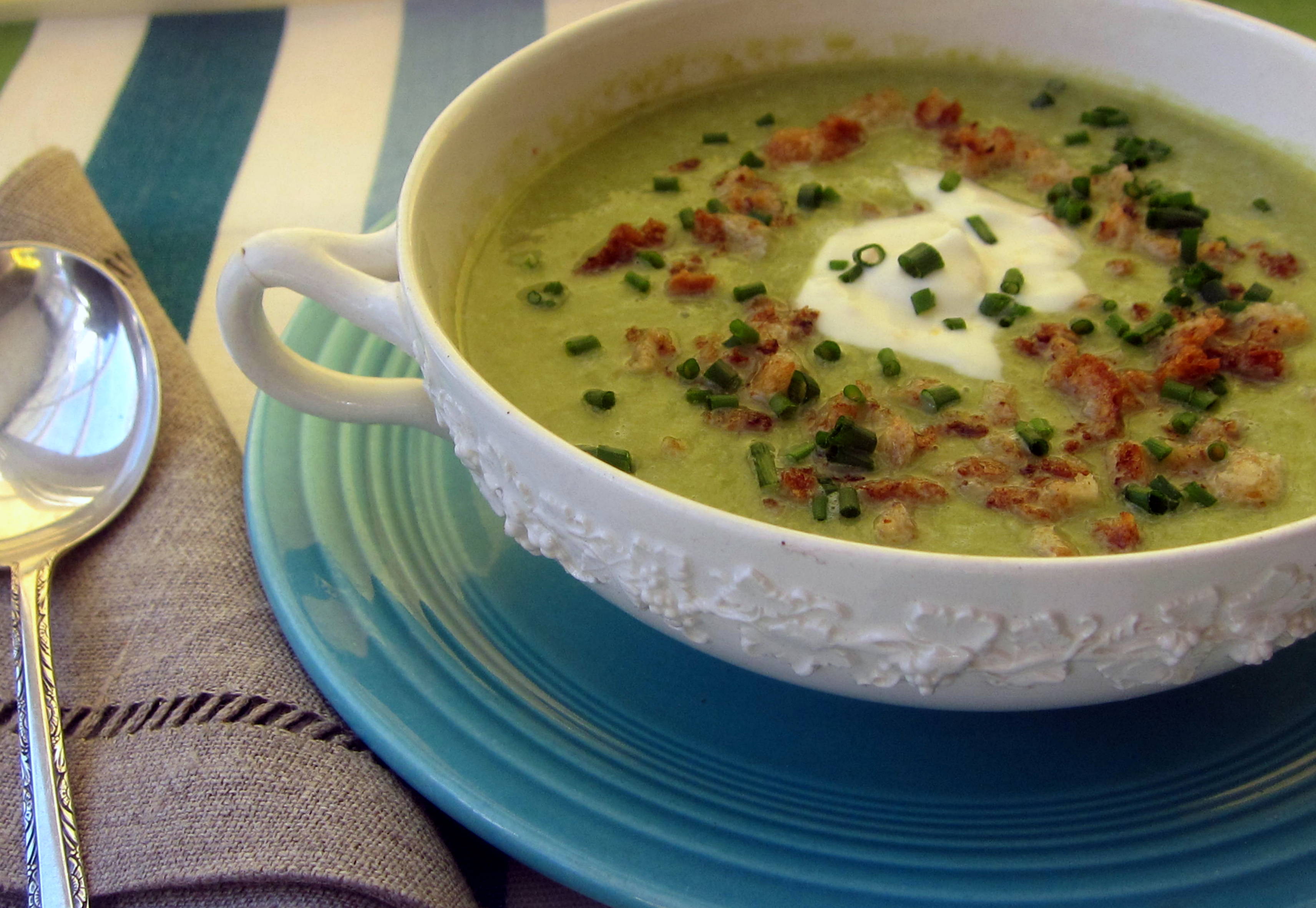 10 Reasons to Try Cream of Asparagus Soup - A Delicious and Nutritious Comfort Food!