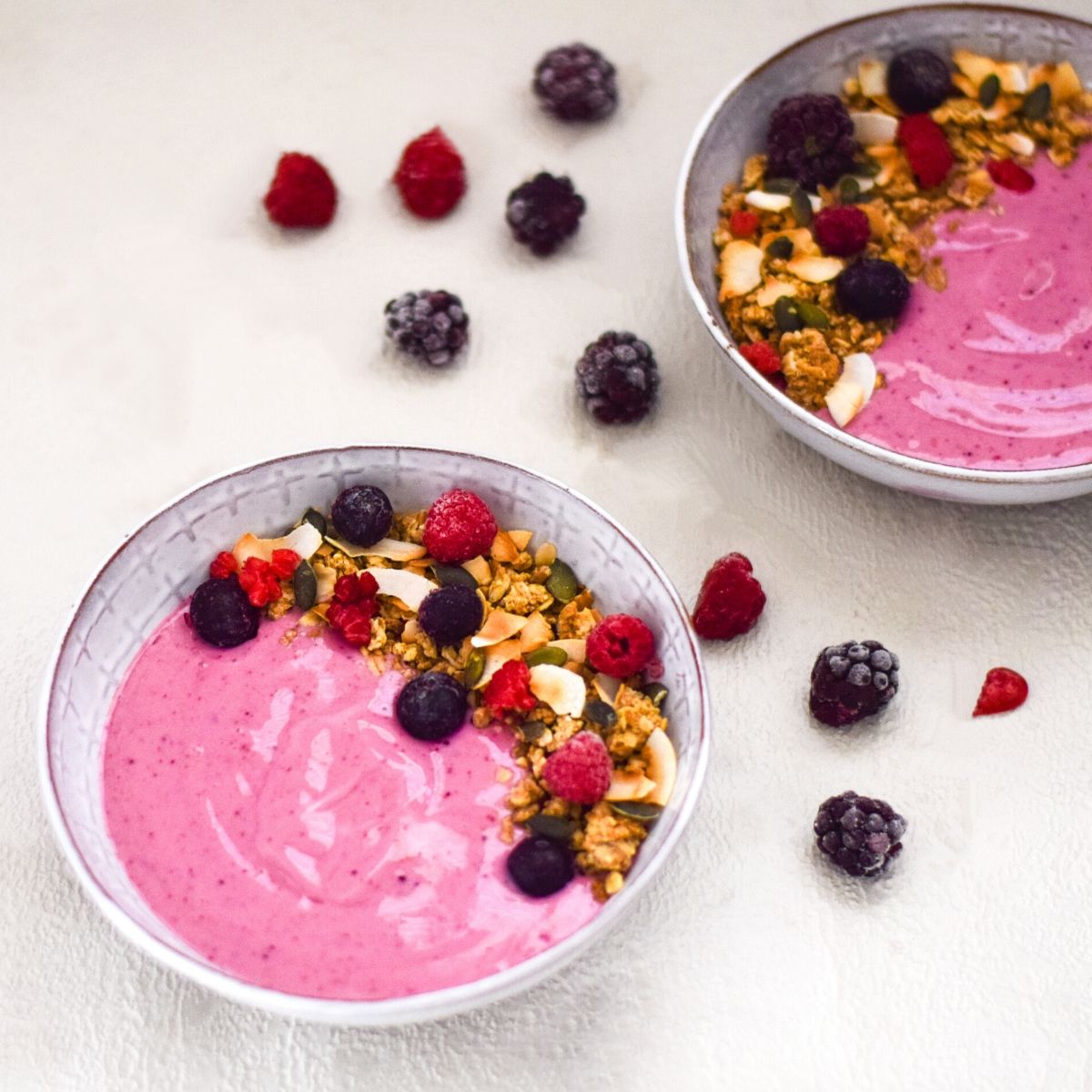4 Berry-Packed Smoothie Bowl Recipes for a Nutritious Breakfast or Snack