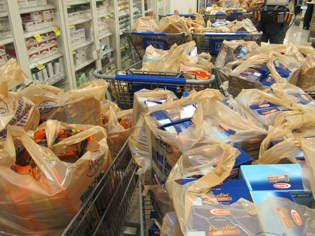 “Save Money on Groceries While Eating Healthy: FAQs and Tips for Smart Shopping”