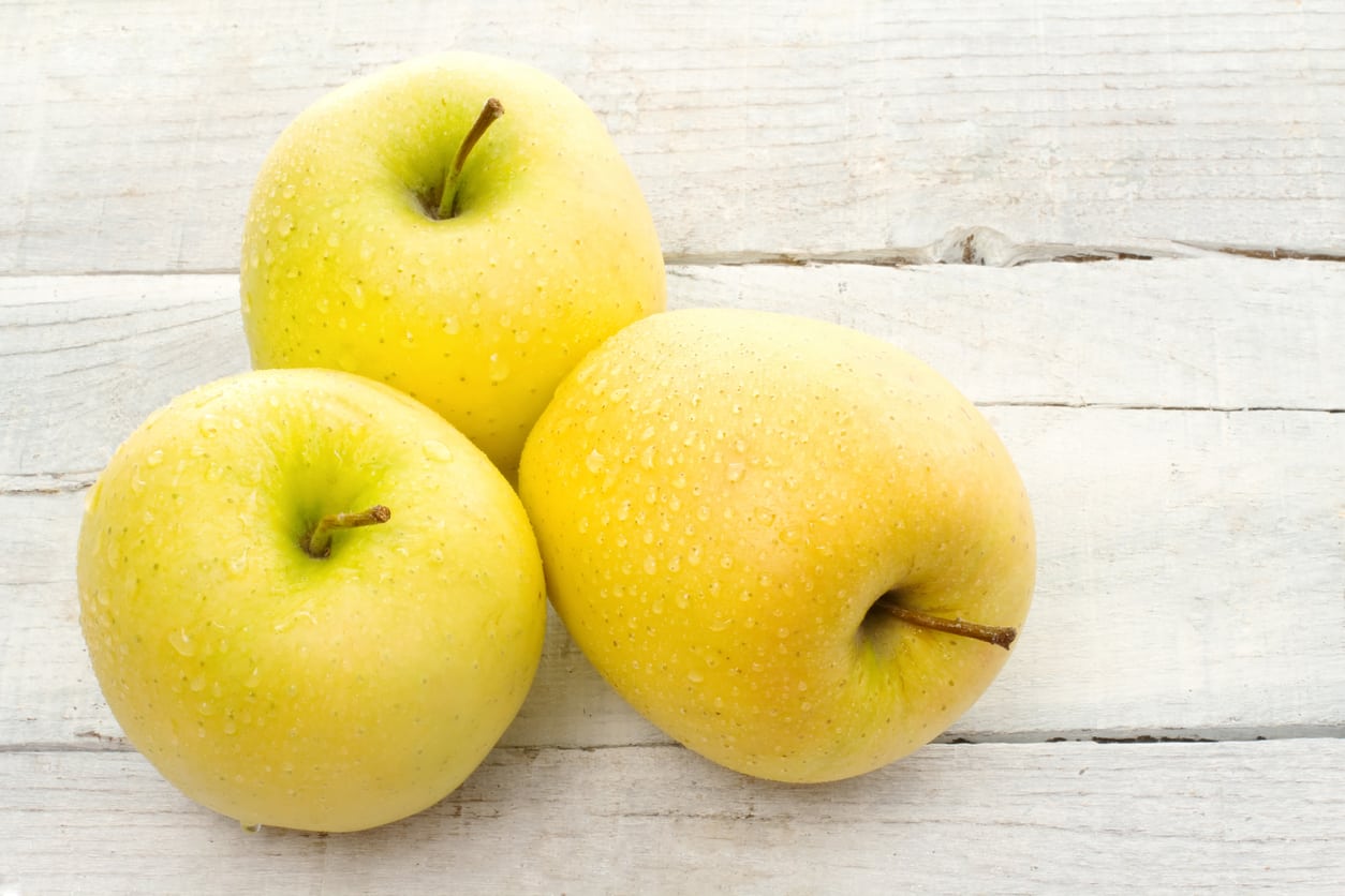 “Golden Delicious Apples: The Nutritious and Versatile Fruit You Need in Your Diet”