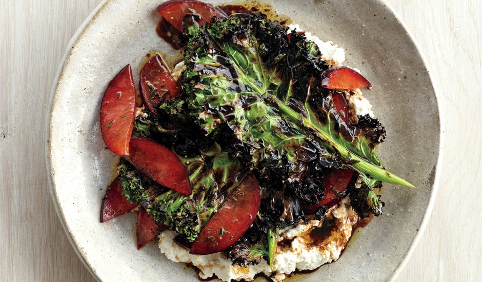 15 Delicious Ways to Enjoy Grilled Kale: From Salads to Sandwiches!