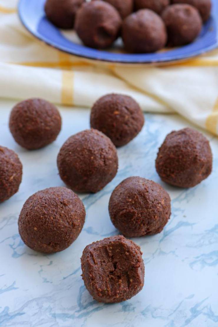 Satisfy Your Cravings with Keto Raspberry Fat Bombs – The Perfect Healthy Snack!