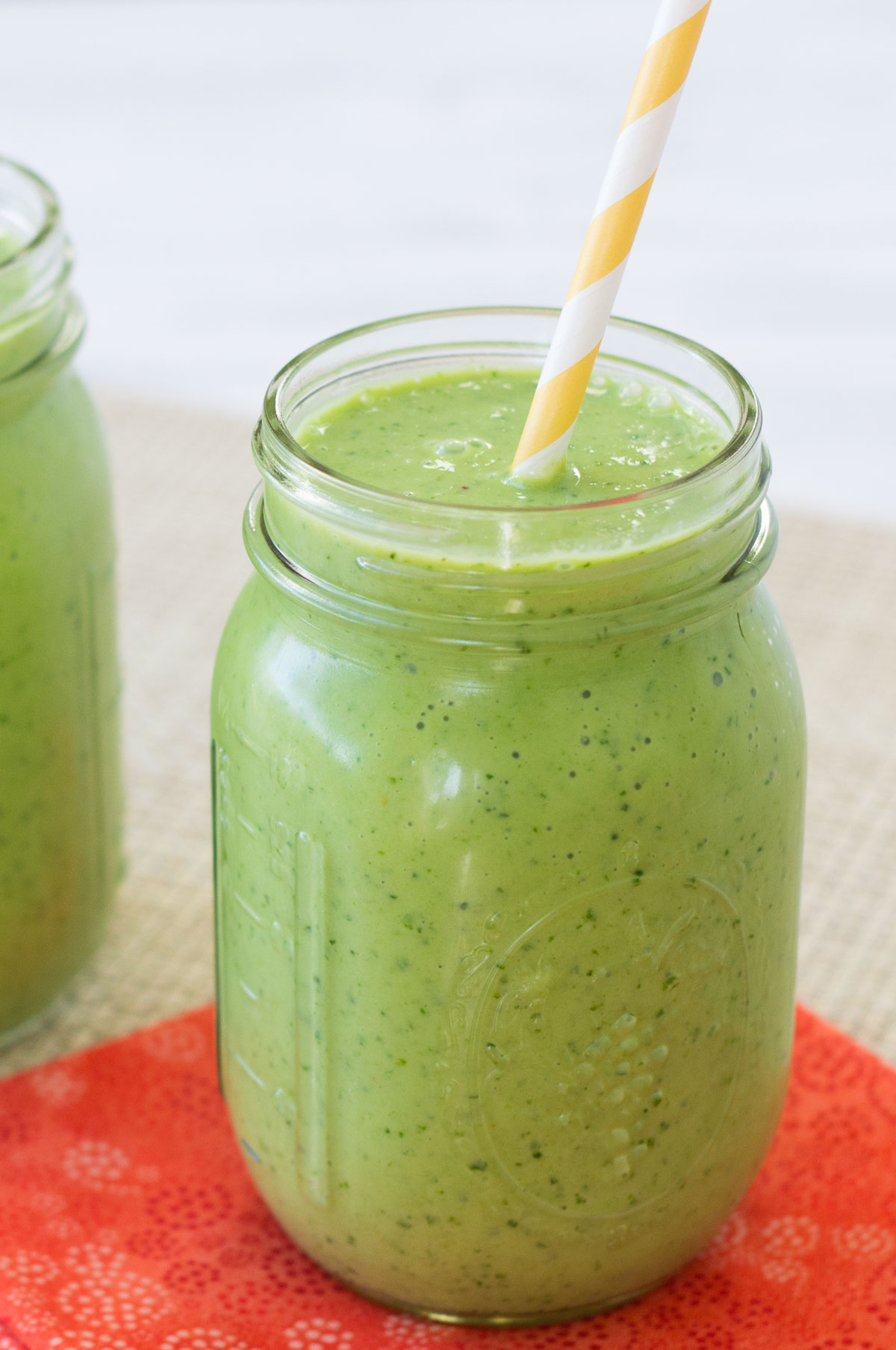 “Get Your Daily Dose of Nutrients with Delicious Kale Smoothies!”
