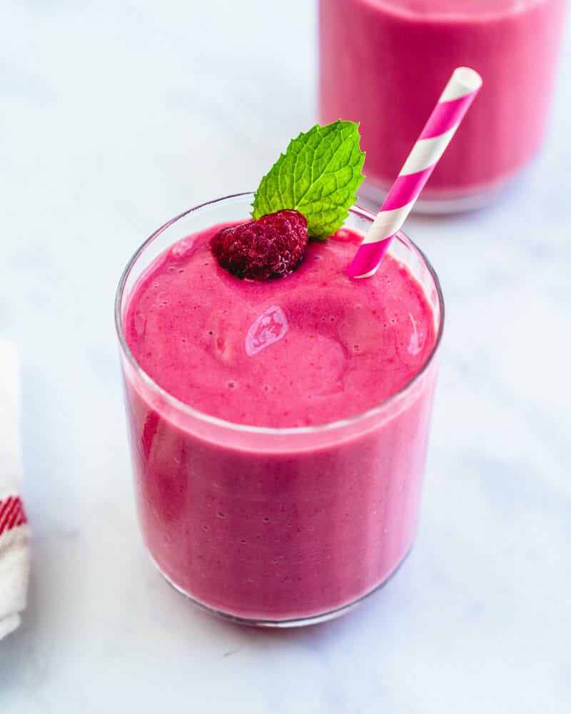 “Revitalize Your Day with Delicious and Nutritious Raspberry Smoothies!”