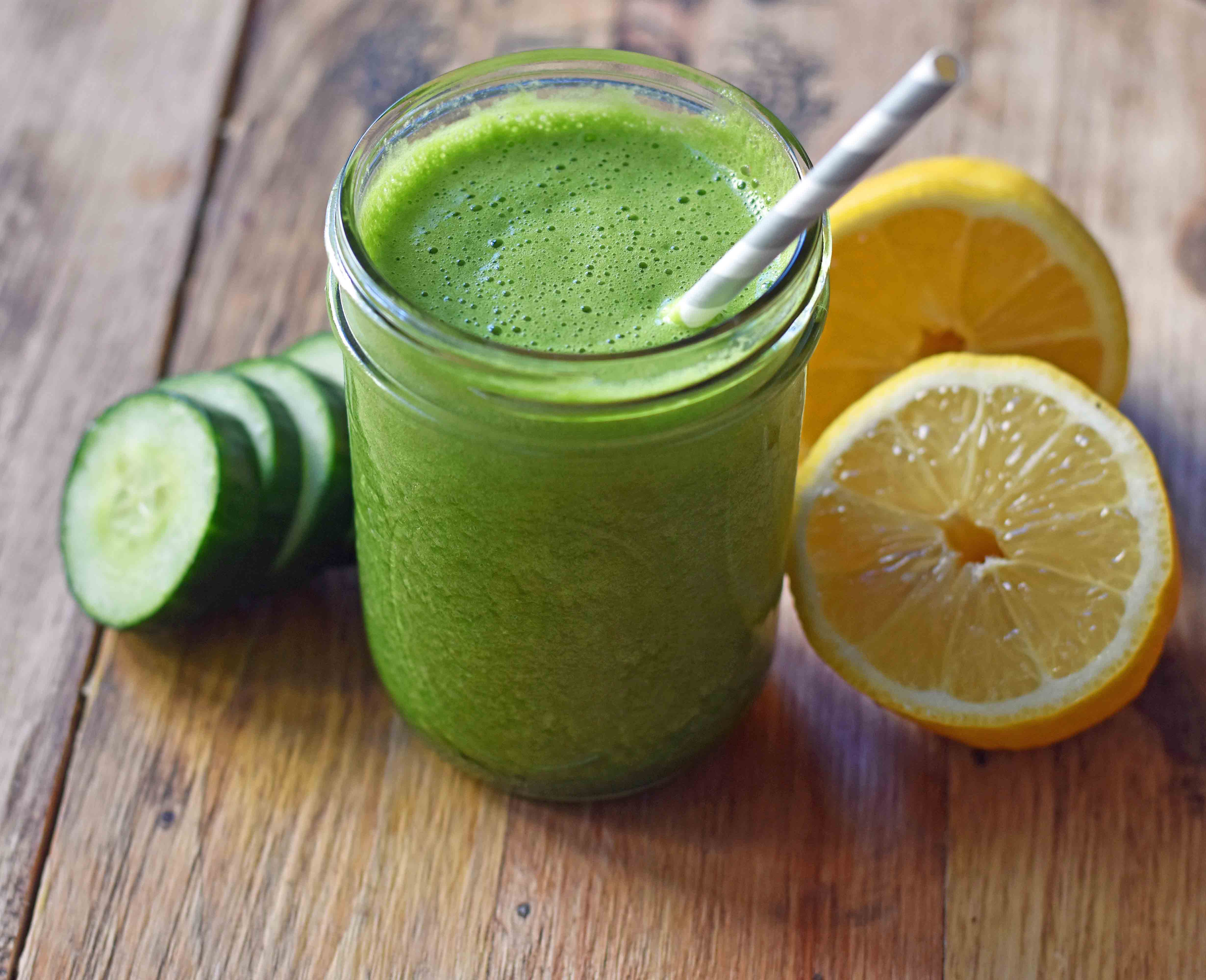 Sip Your Way to Health with Green Smoothies: Expert Panel Weighs In