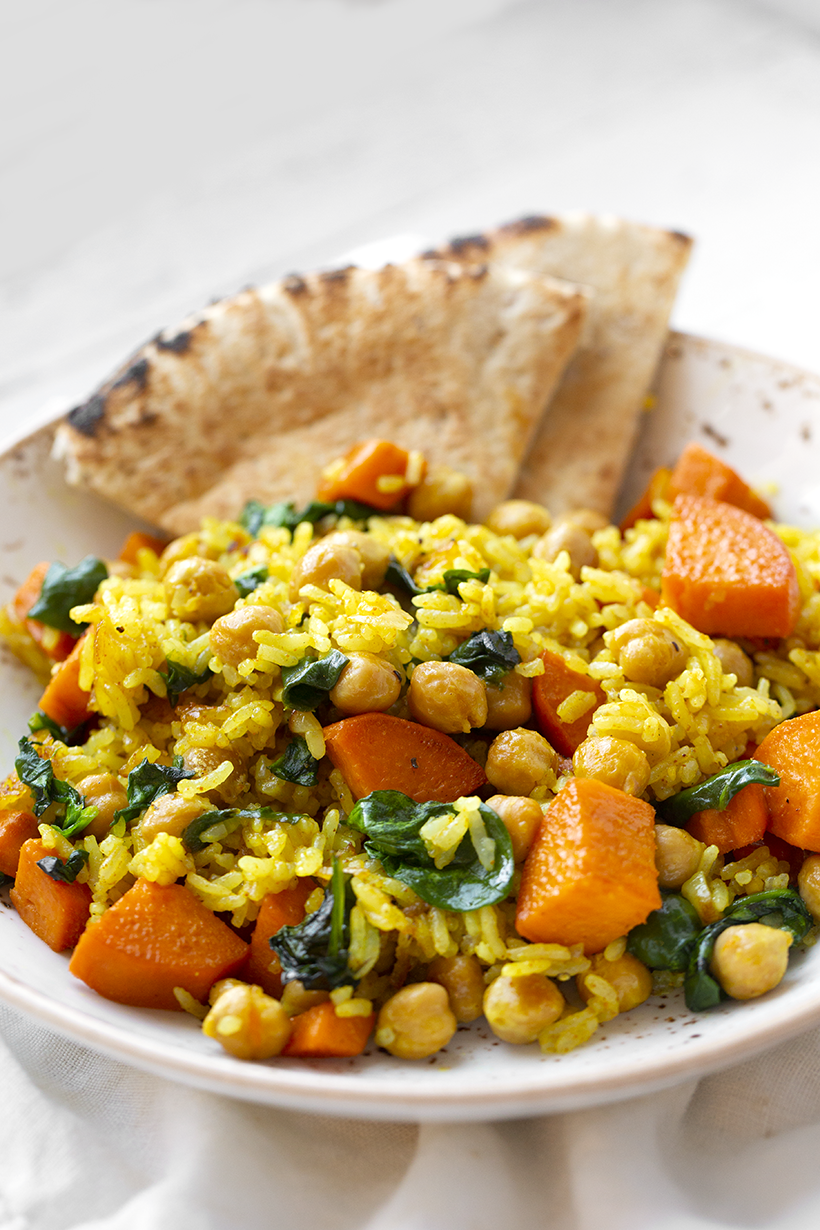 Try this delicious and healthy vegan coconut curry cauliflower fried "rice" recipe!