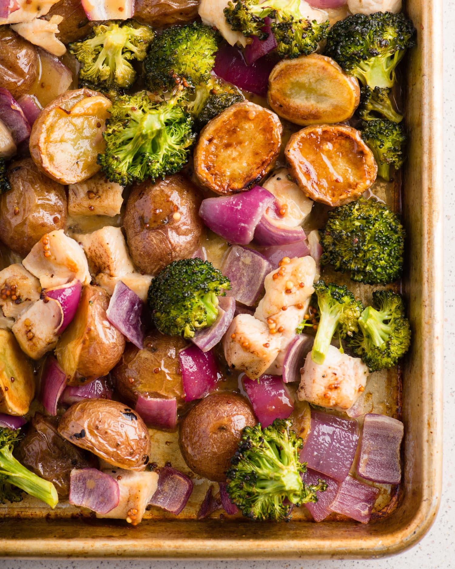“Sheet Pan Dinners: The Convenient and Healthy Meal Trend Taking Over!”