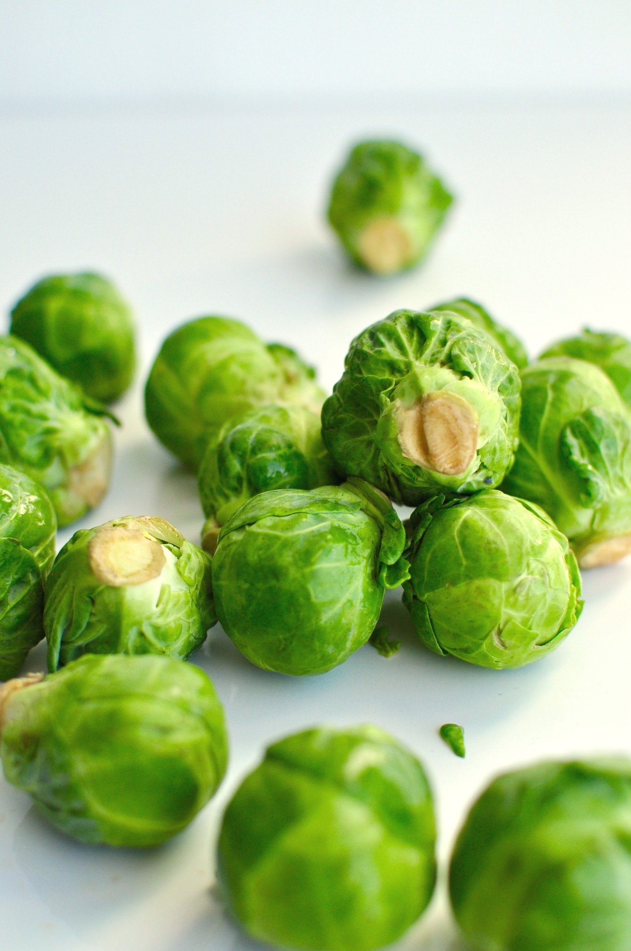 Get Your Daily Dose of Nutrients with Lemon Garlic Roasted Brussels Sprouts