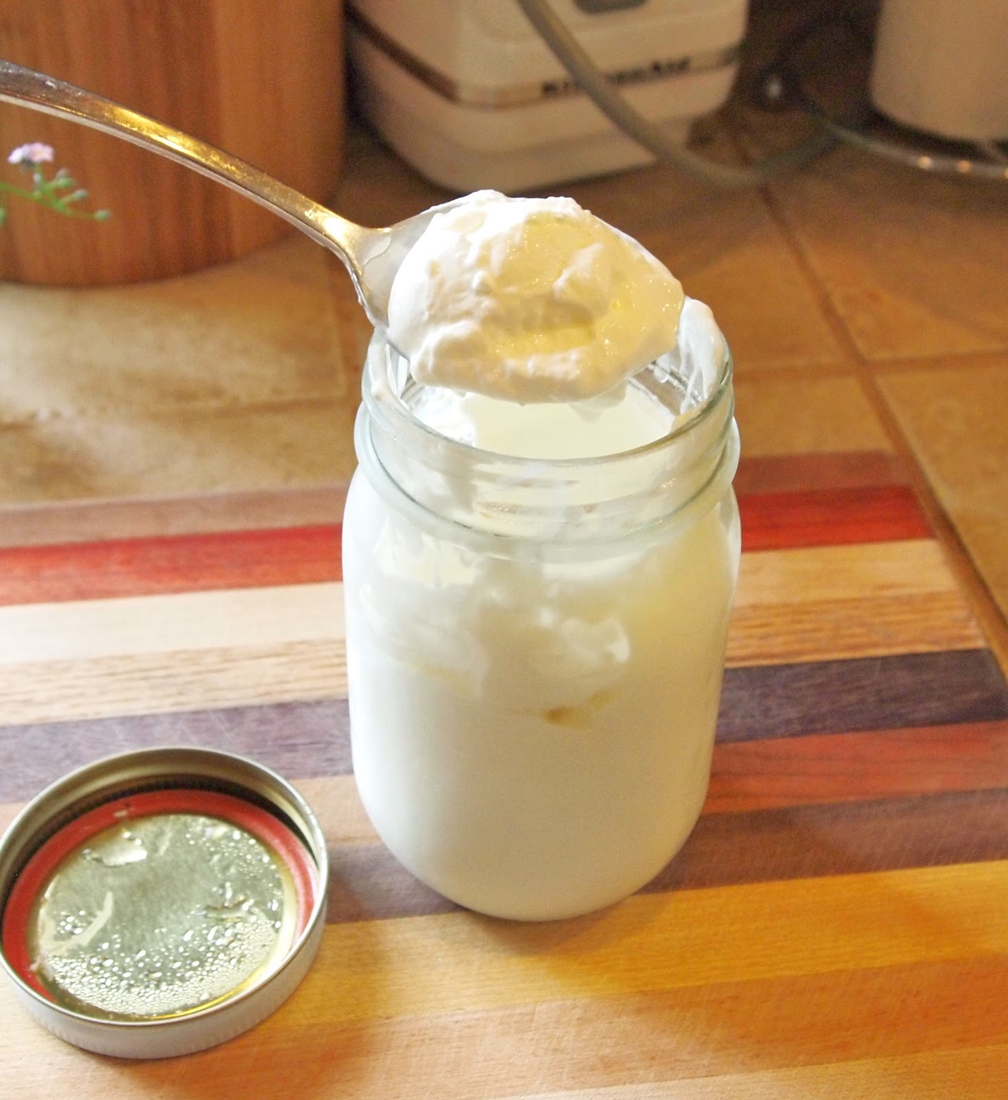 Save Money and Control Ingredients with This Homemade Sour Cream Recipe!