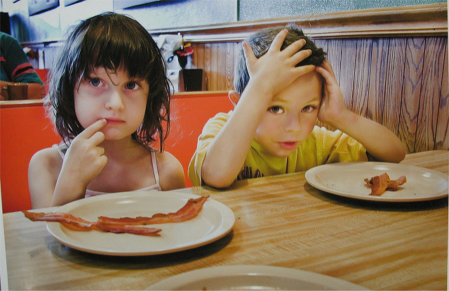 10 Tips to Encourage Mindful Eating in Children for a Healthy Relationship with Food