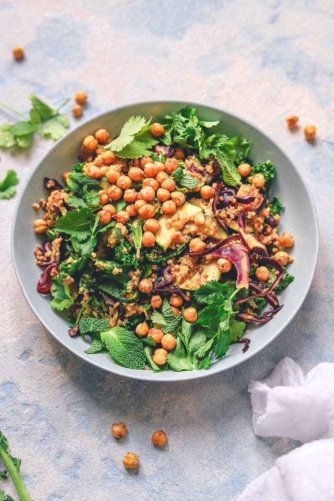 Quinoa: The Powerhouse Grain for Vibrant Vegan and Vegetarian Diets