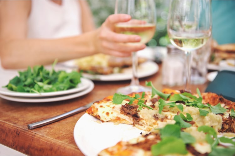 “Mastering the Art of Healthy Dining: Tips for Enjoying Delicious Meals Without Derailing Your Diet”
