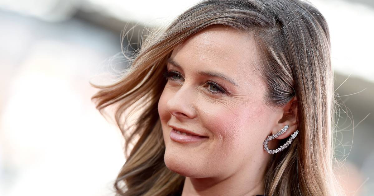 Alicia Silverstone: A Plant-Powered Icon in the World of Healthy Eating