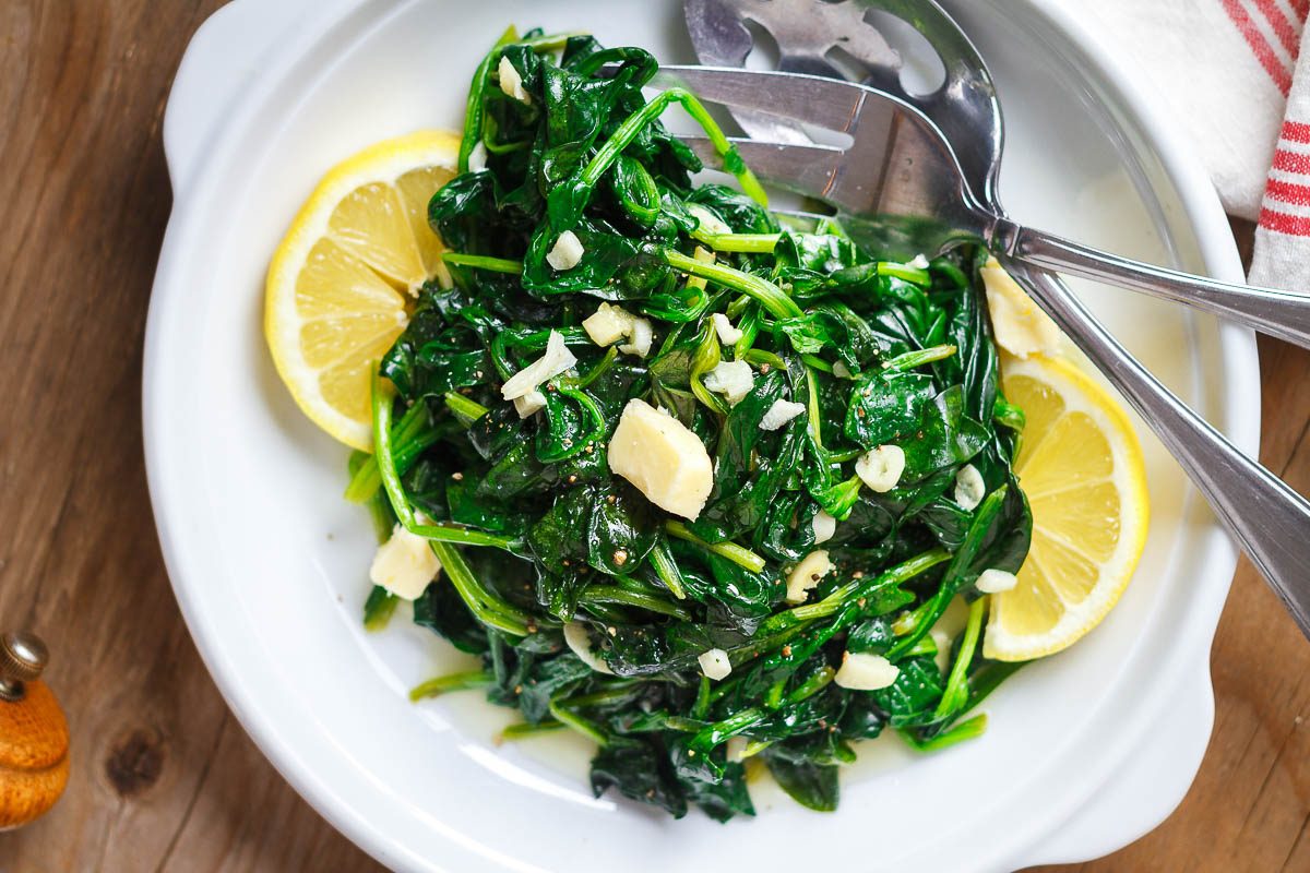 “Garlic Sautéed Spinach: A Delicious and Nutritious Addition to Your Healthy Eating Routine”