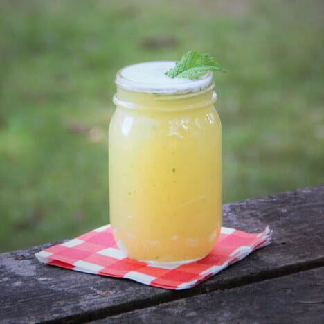 “Indulge in the Refreshing Pineapple Mint Mojito Mocktail: A Flavorful and Healthier Alternative!”