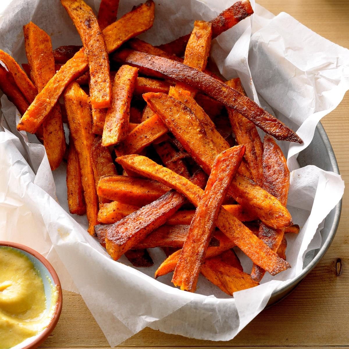 “Crunch into Health: The Rise of Sweet Potato Chips as a Nutritious Snack Option”