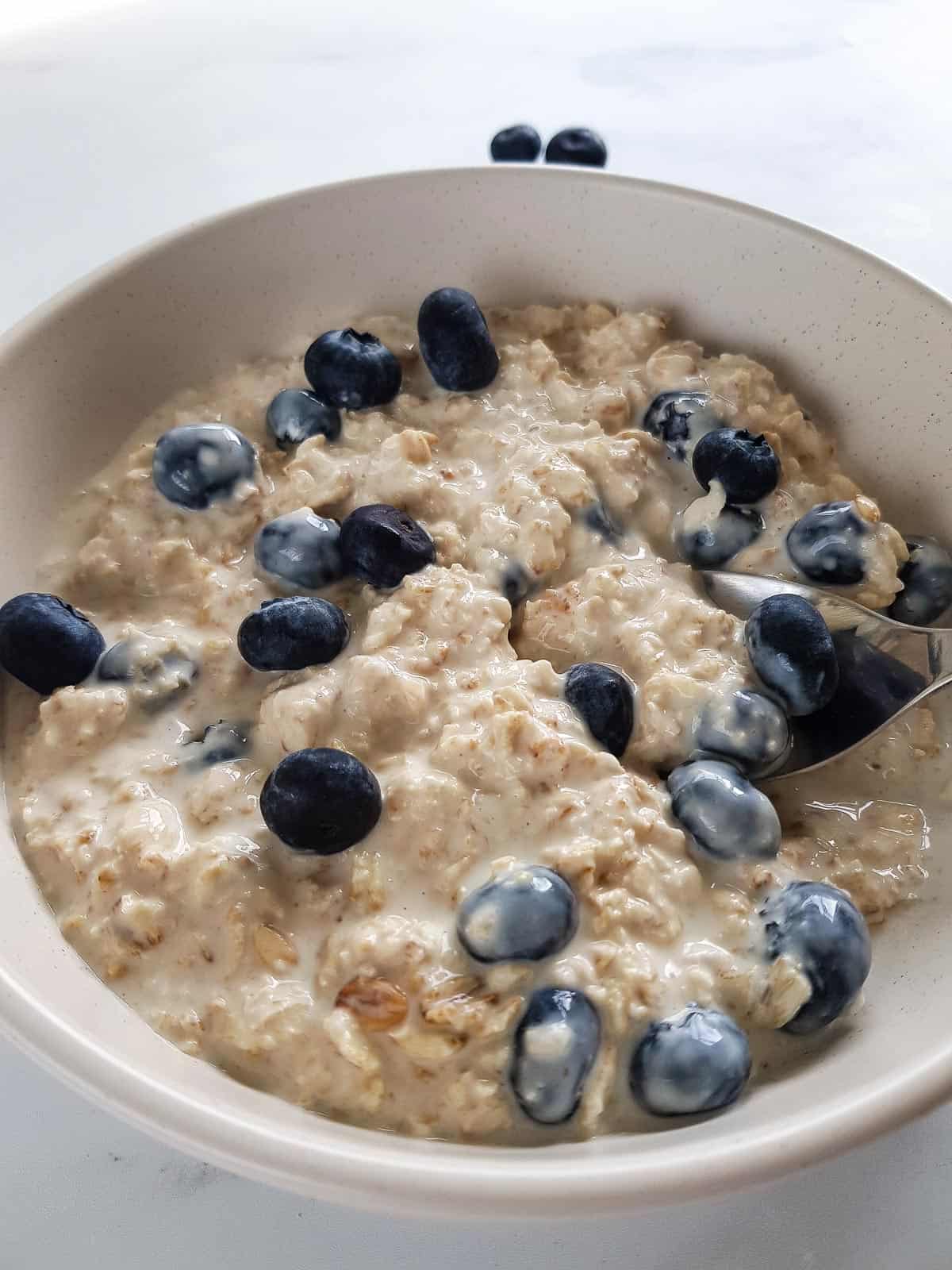 Boost Your Breakfast with Blueberry Oatmeal: FAQs Answered