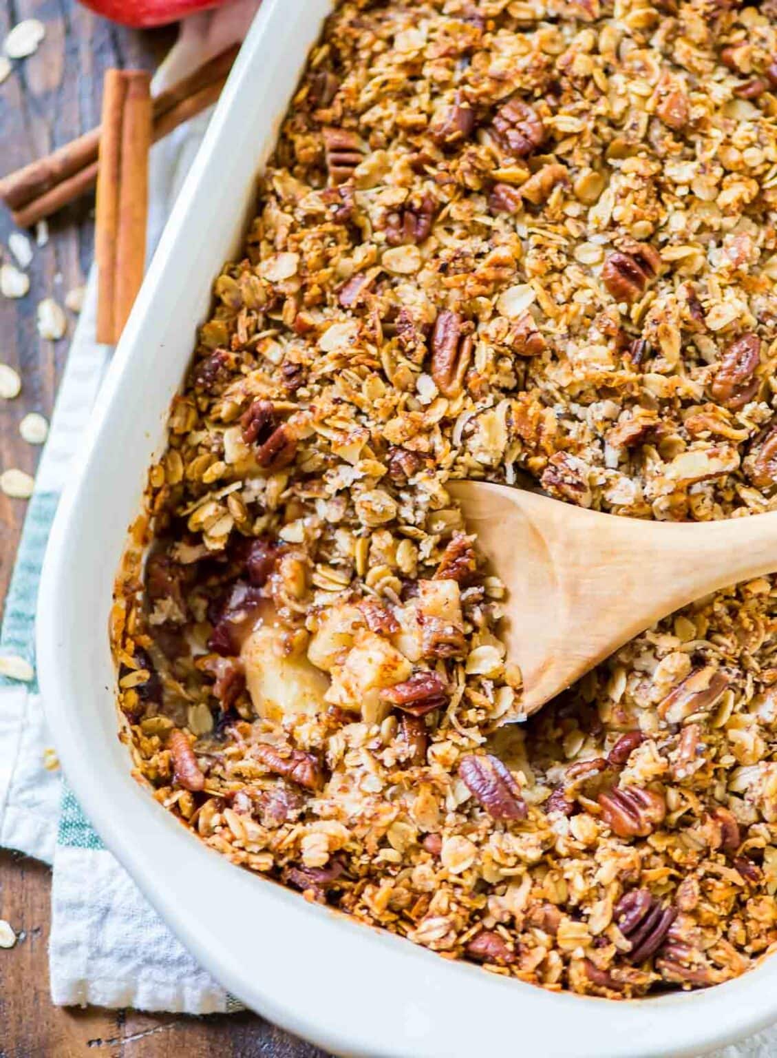 Indulge in a Delicious and Healthy Vegan Apple Crisp!