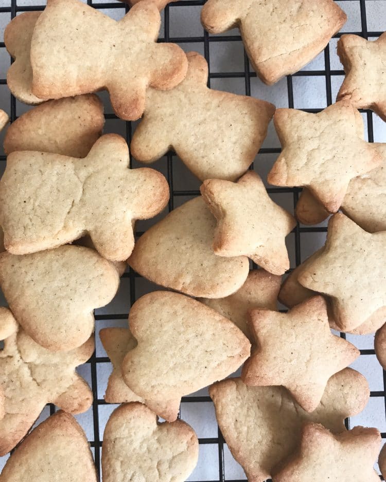 Indulge in Deliciously Healthy Low-Sugar Cookies!