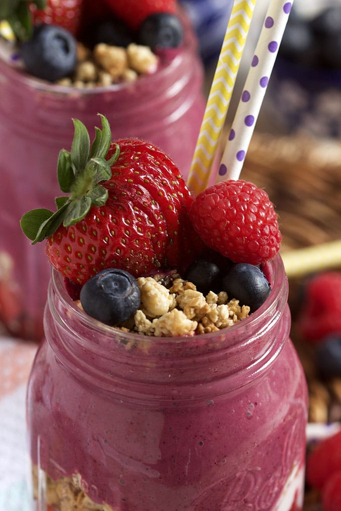 15 Delicious Smoothie Jars to Revolutionize Your Breakfast Game