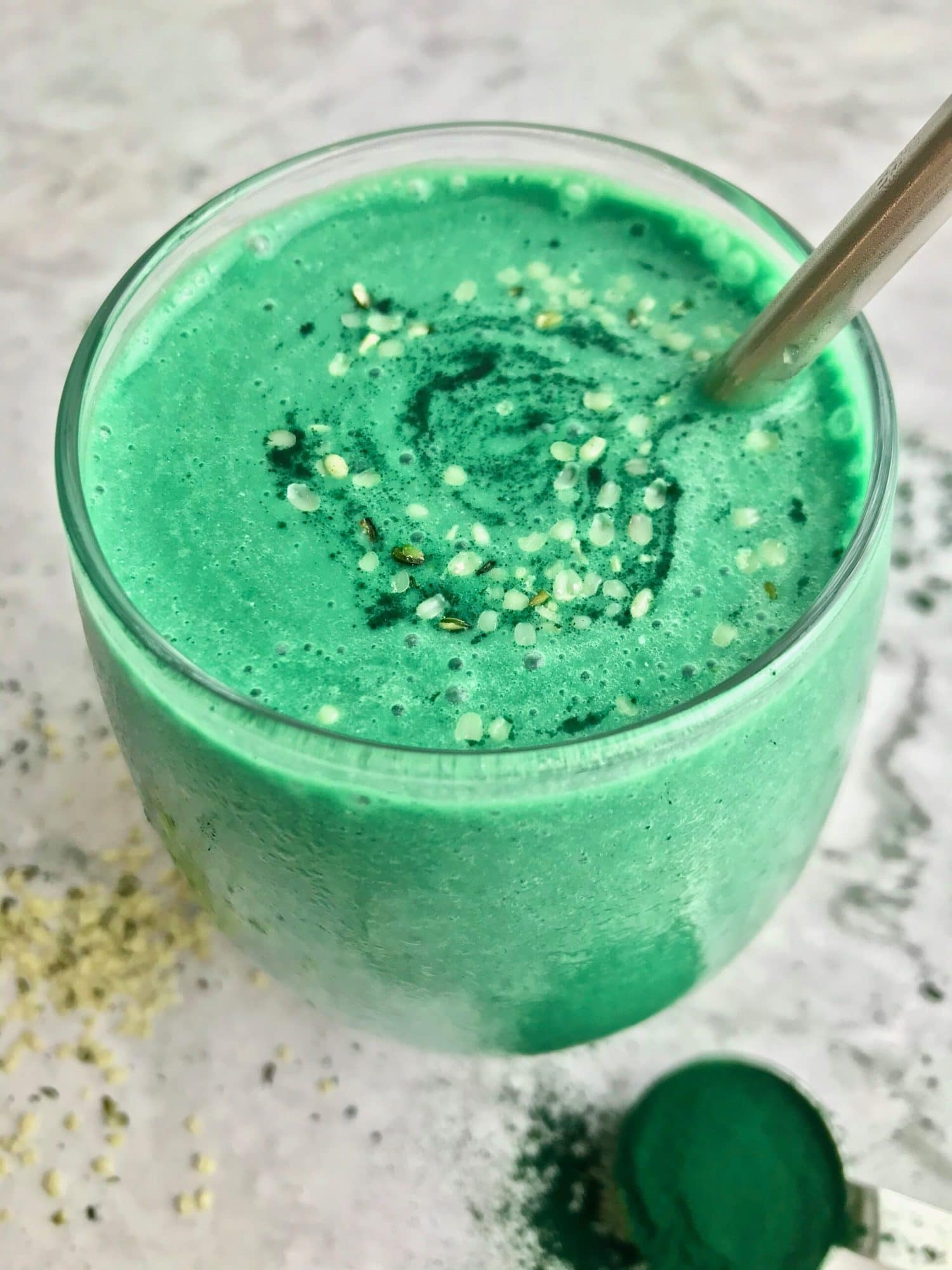 “Supercharge Your Smoothies with Spirulina: Try These Refreshing Recipes!”