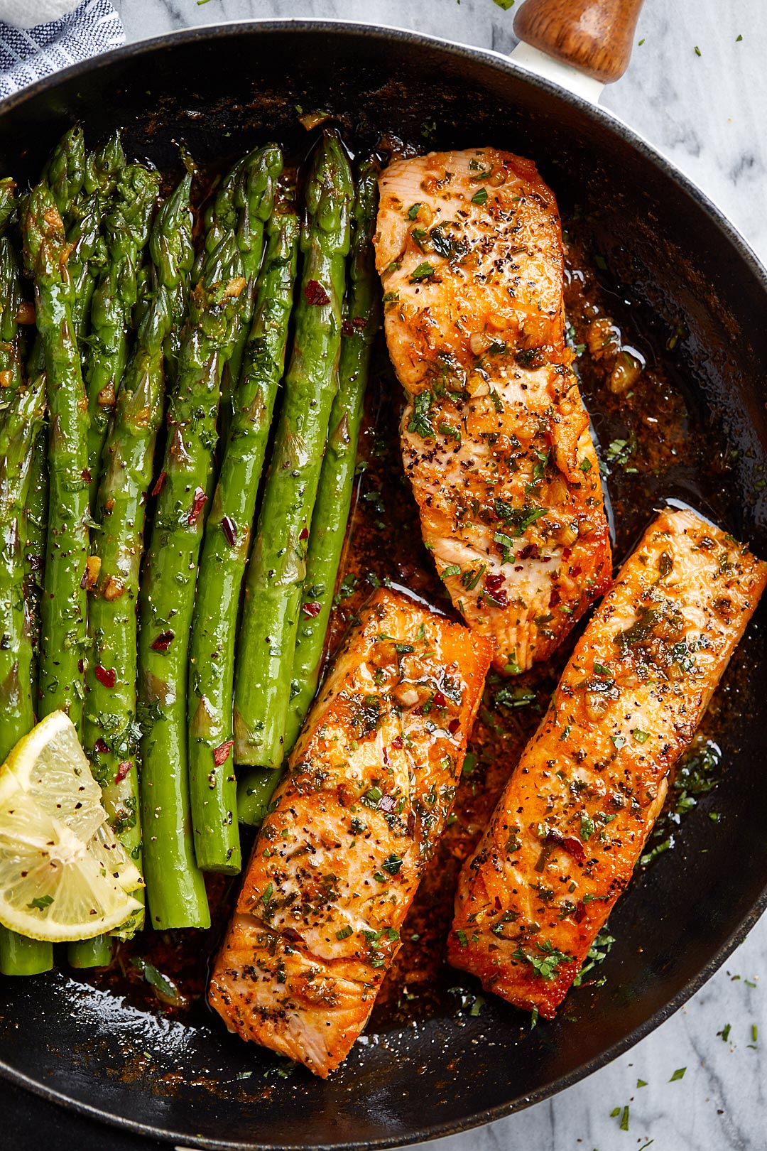 “10 Delicious Low-Carb Dinners the Whole Family Will Love”