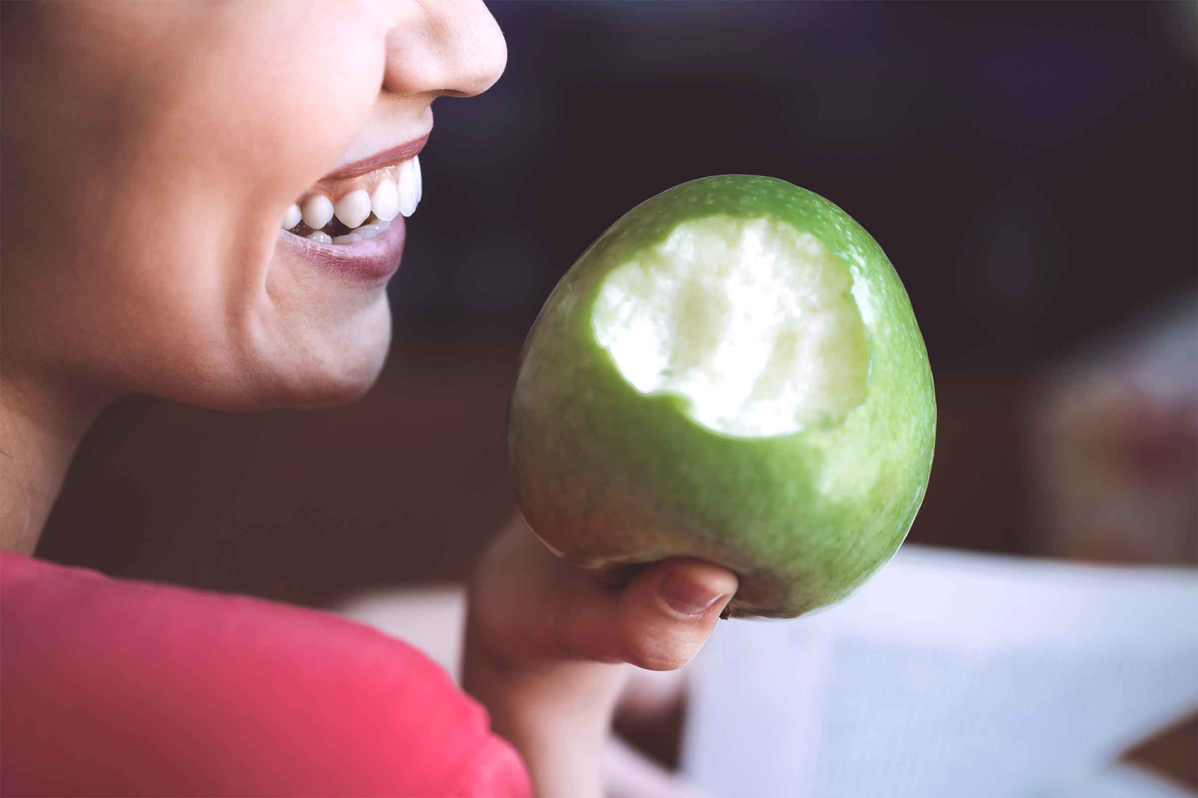 "An Apple a Day Keeps the Pounds Away: The Secret to Weight Loss Success!"