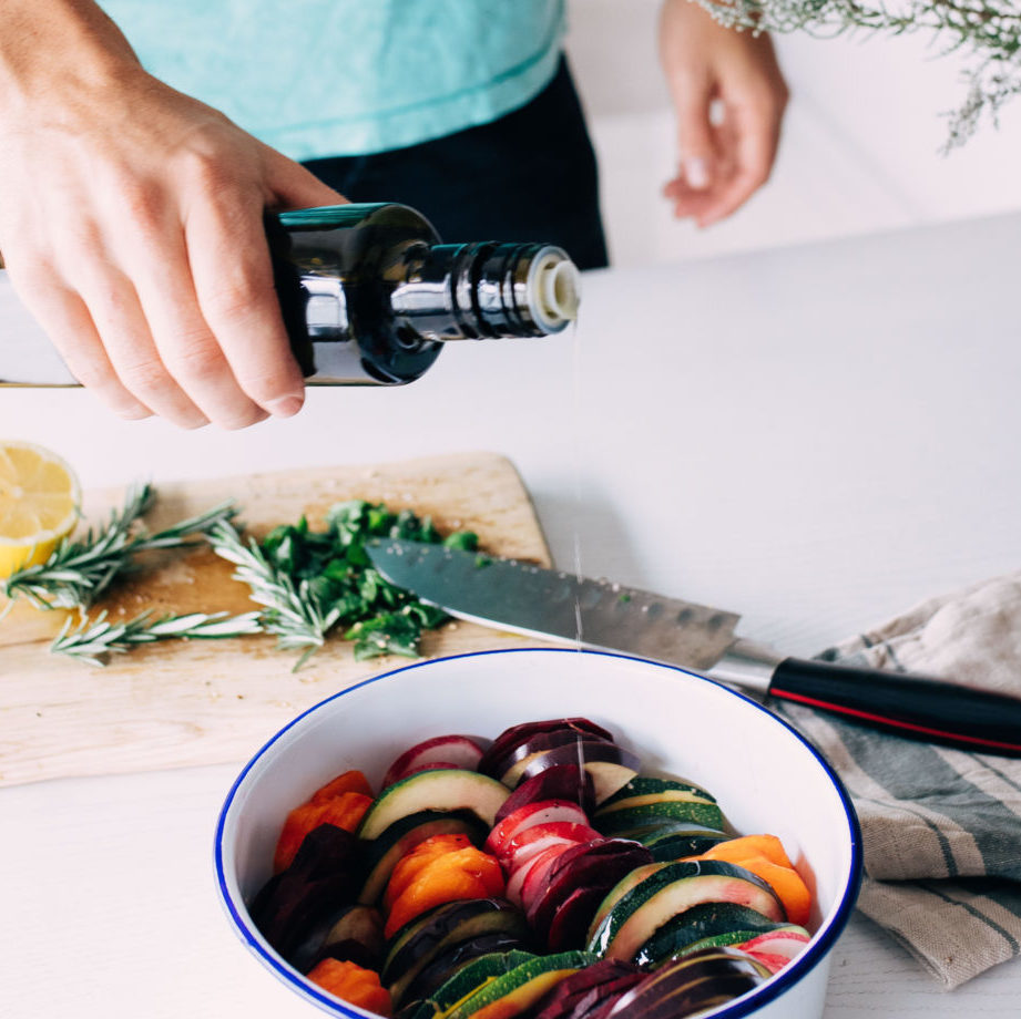 Discover the Healthiest Ways to Cook with Avocado Oil