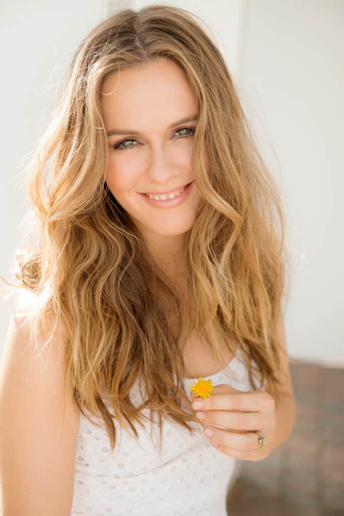 Alicia Silverstone: 15 Reasons Why She Inspires Healthy Eating