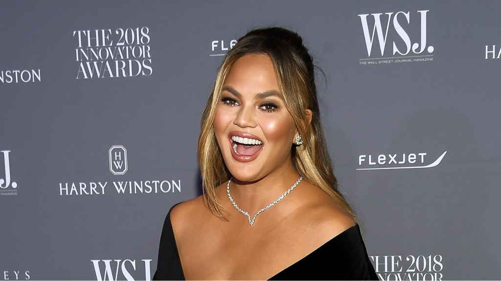 Chrissy Teigen: Inspiring Healthy Eating Habits with Flavorful Flair