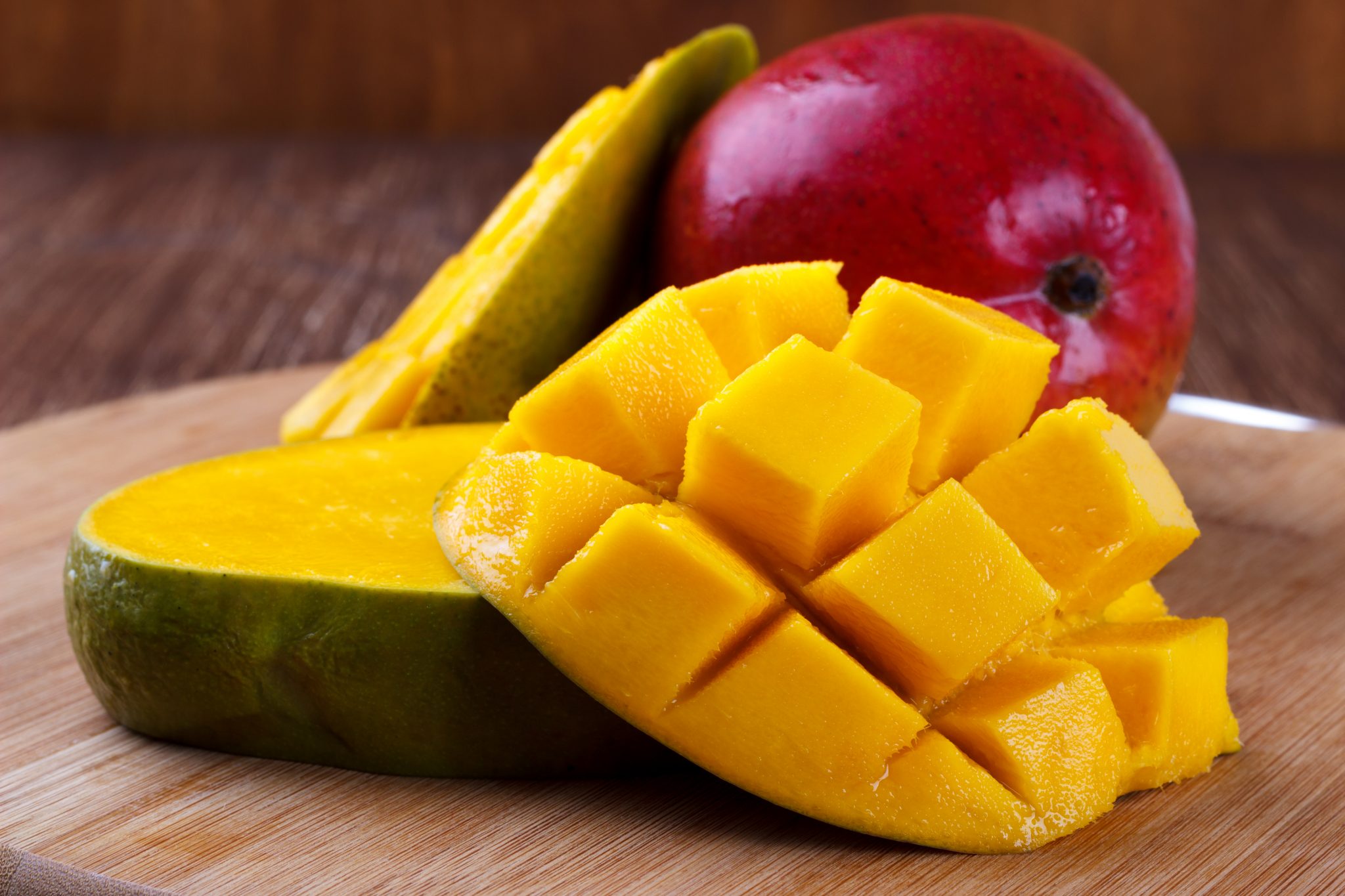 “Mangoes: The Delicious and Nutrient-Packed Tropical Superfruit!”