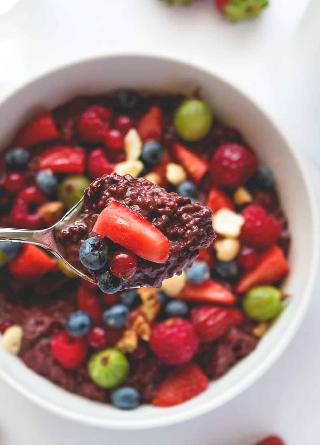 “Boost Your Morning Routine with Delicious Acai Overnight Oats!”
