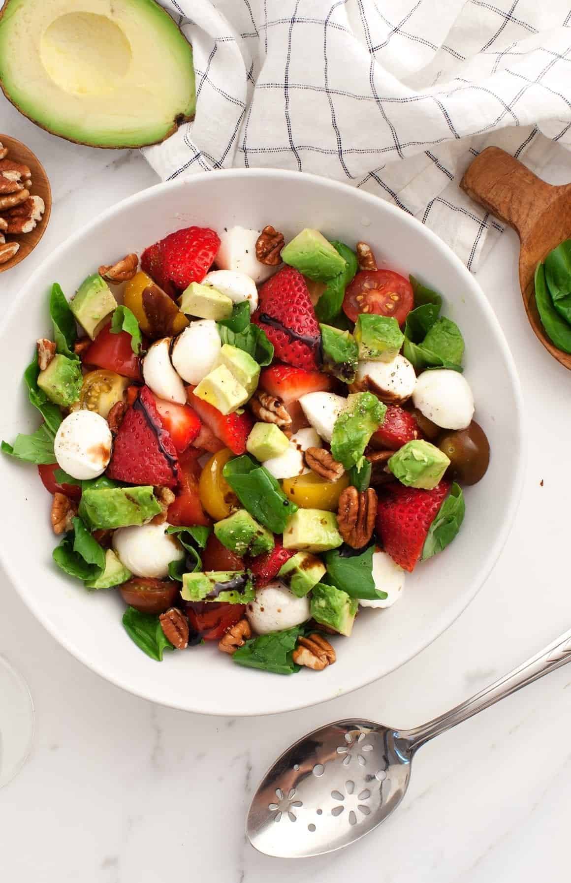 “Strawberry Salad Sensations: Elevate Your Healthy Eating Game with These Refreshing Ideas!”