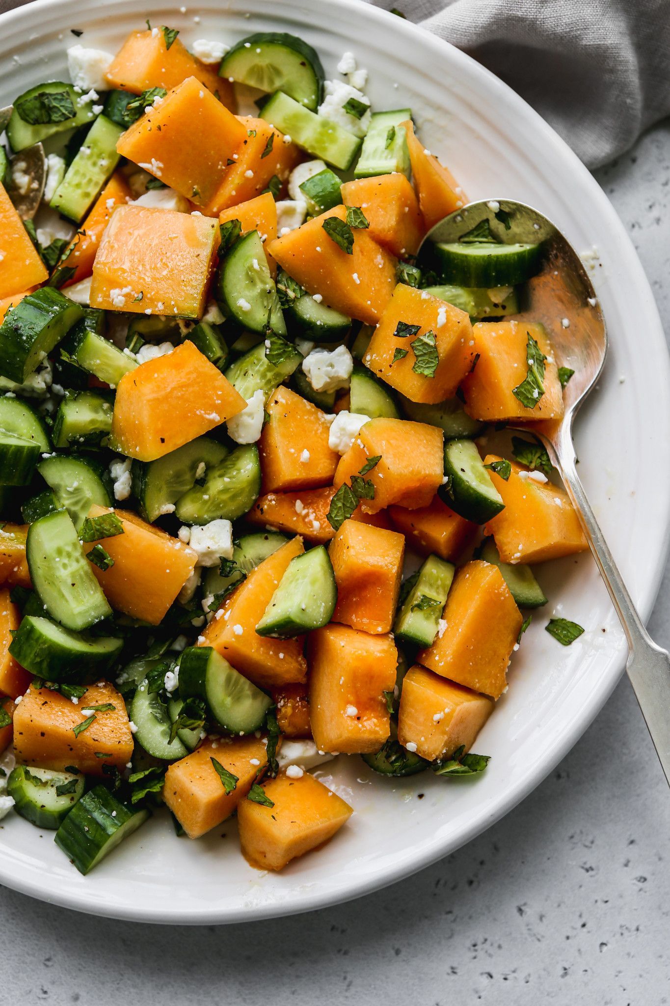7 Mouthwatering Cantaloupe Salad Ideas to Elevate Your Summer Dining