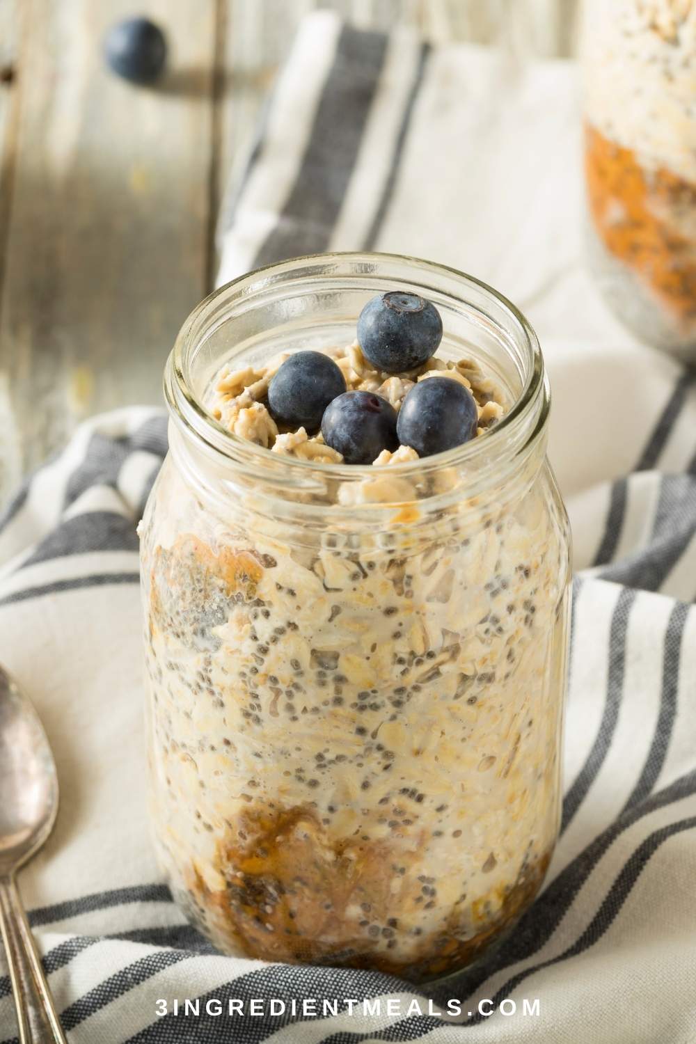 “Boost Your Breakfast Game with Chia Seed Overnight Oats!”