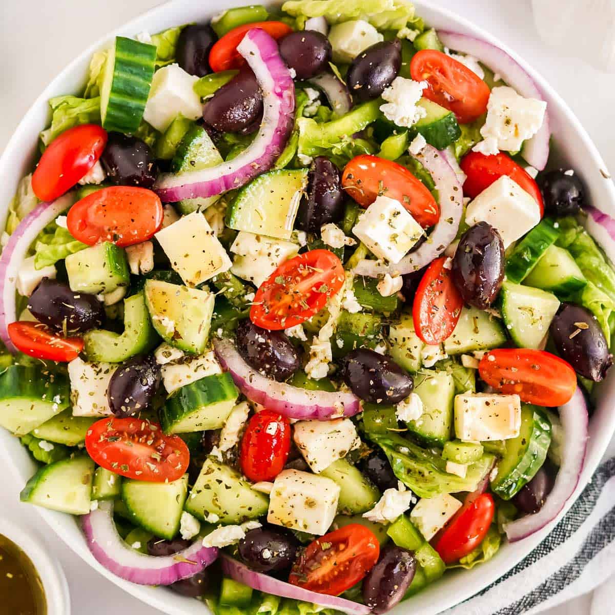 Mastering the Art of Greek Salad: Tips for a Delicious and Nutrient-Packed Dish