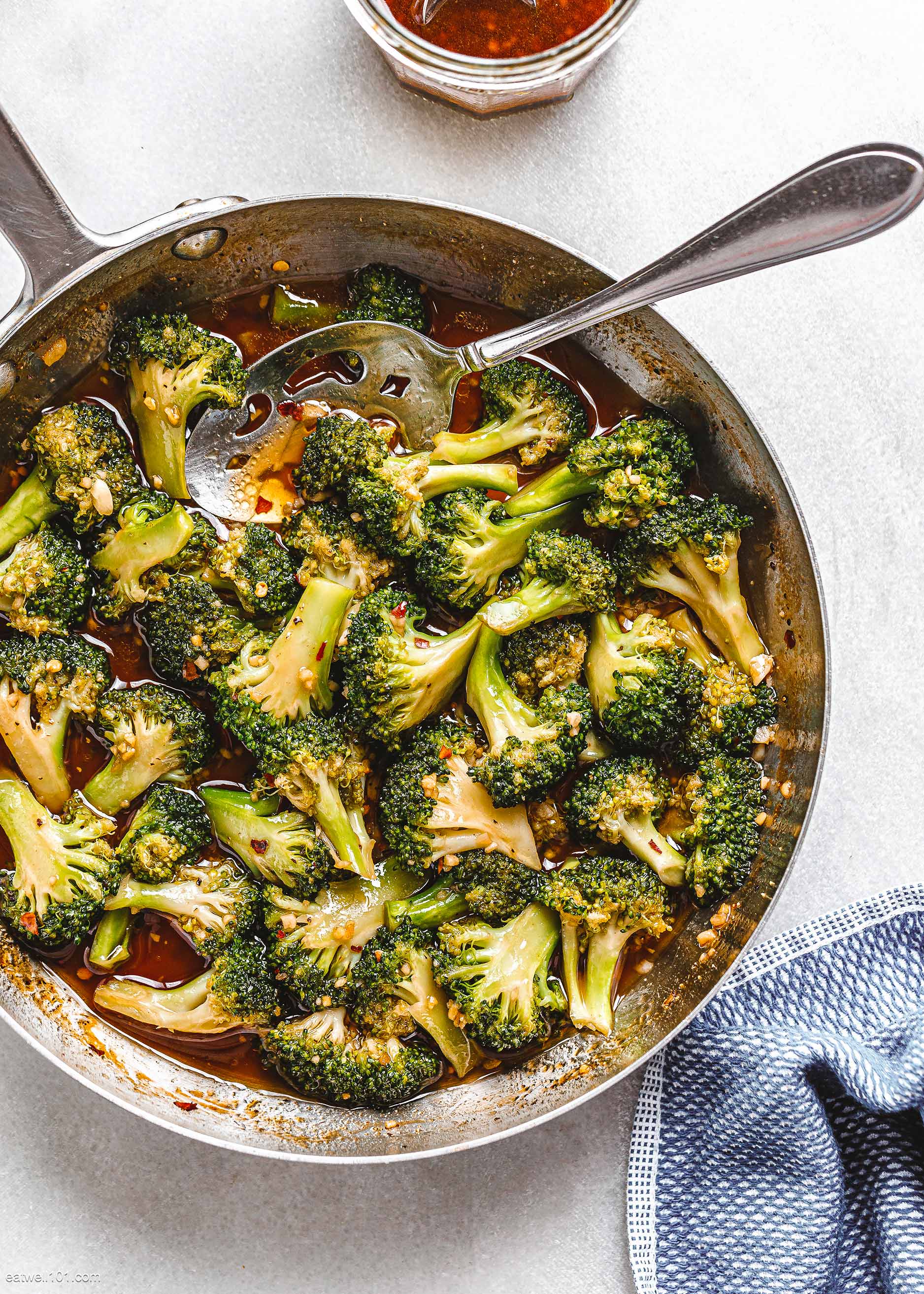 Wholesome Teriyaki Broccoli Stir-Fry: A Nutritious Delight!