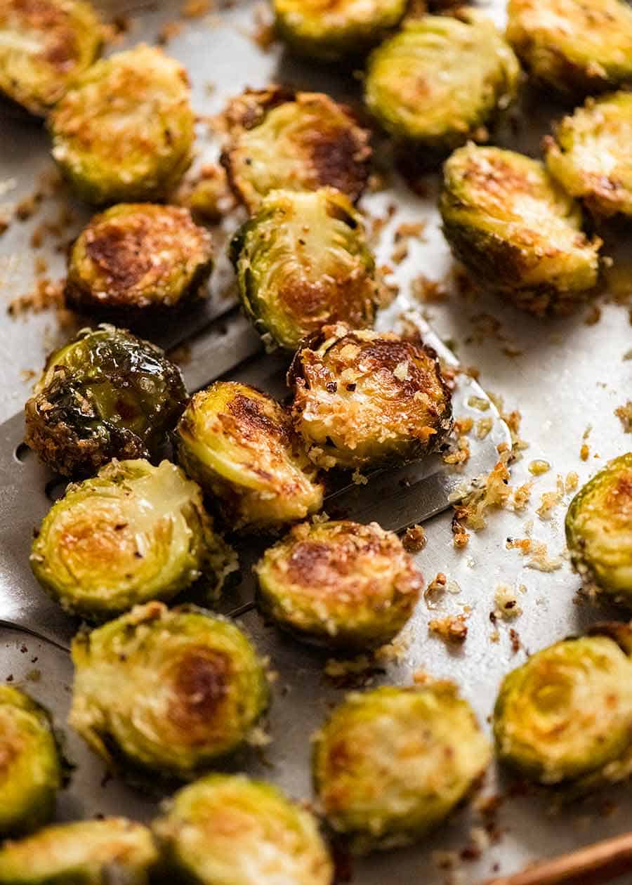Flavorful and Nutritious: Garlic Parmesan Brussels Sprouts Recipe
