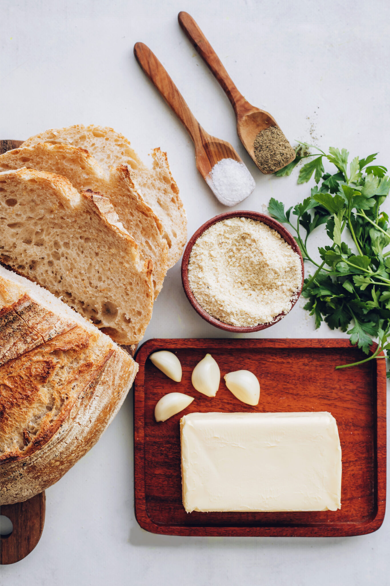 Garlic: The Vegan Flavor Superstar!